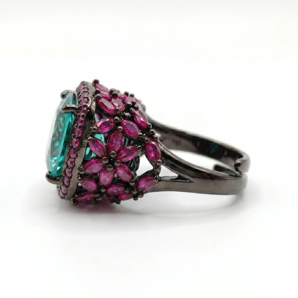 Jardina Ruthenium Crystal Floral Statement Cocktail Ring, Black Rhodium finish
