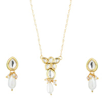 Aaliyah kundan pearl pendant necklace set with earrings Close-Up Product Image