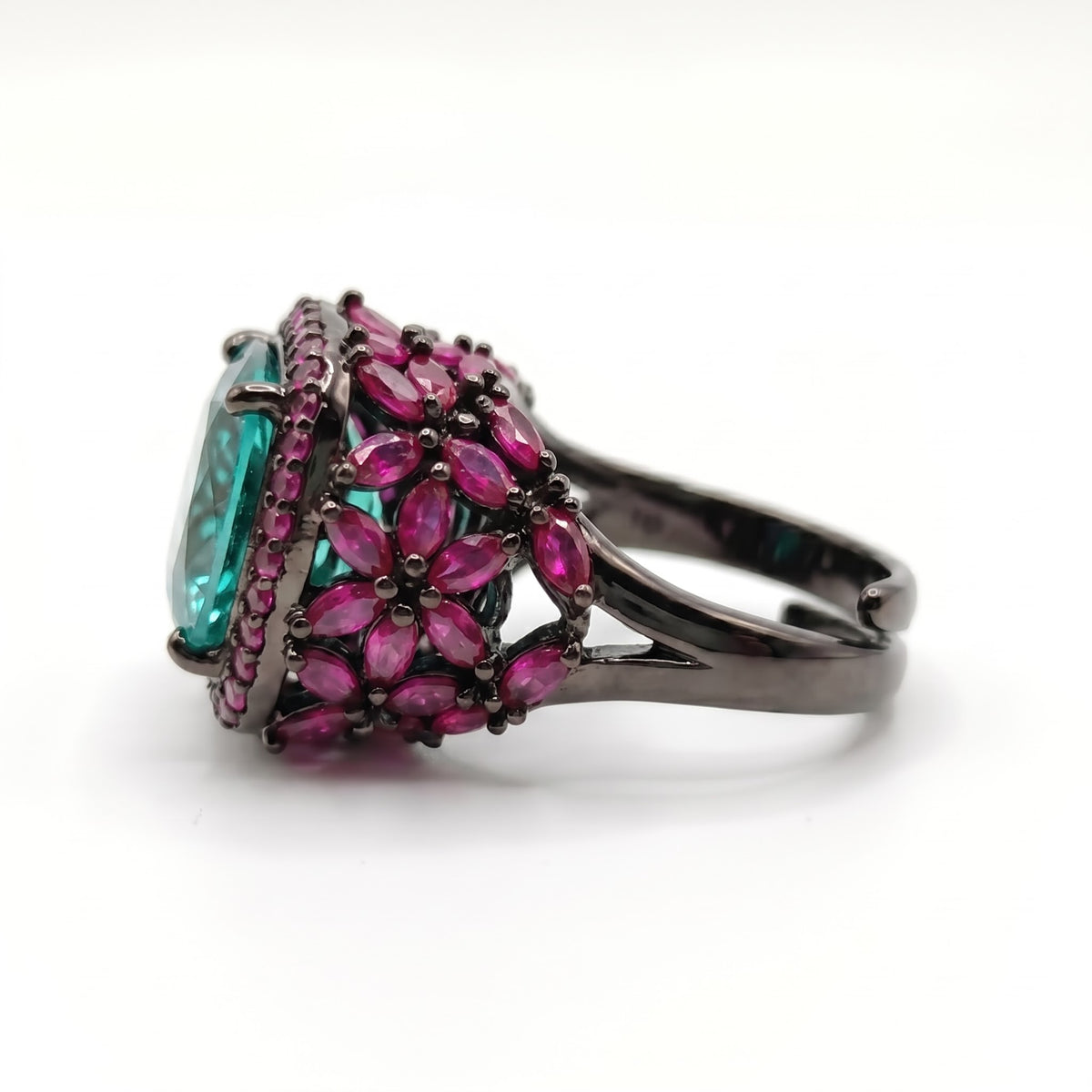 Jardina Ruthenium Crystal Floral Statement Cocktail Ring, Black Rhodium finish