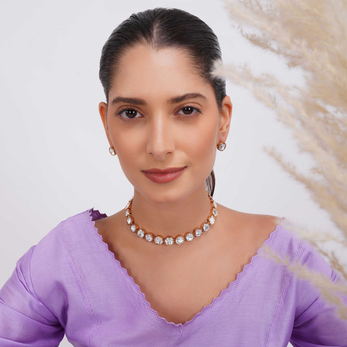 Round Cut Kundan Necklace Set with Gold-Tone Stud Earrings – Elegant Ethnic Jewellery