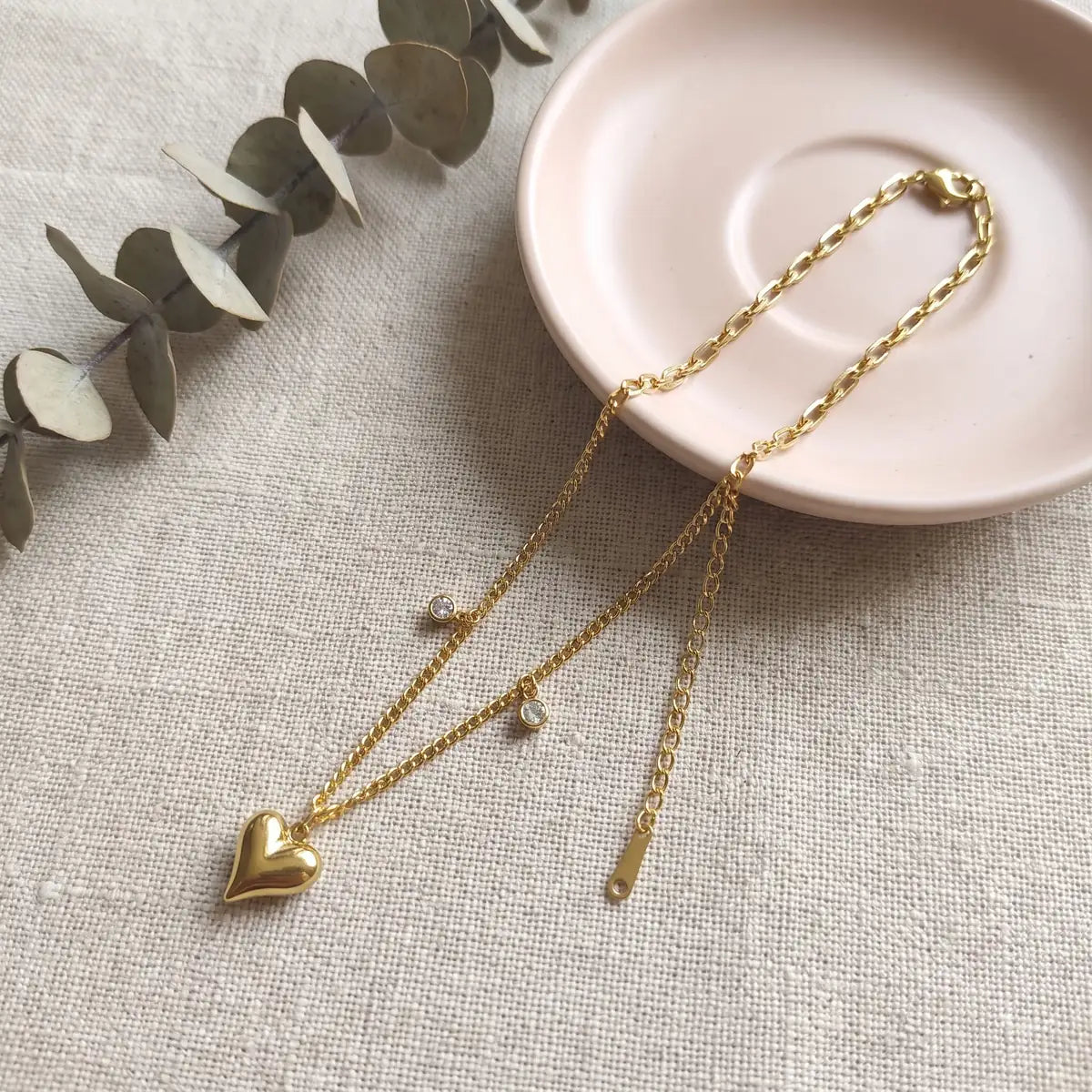 Amour heart pendant necklace for women, gold-tone - RANGREZ (view 3)