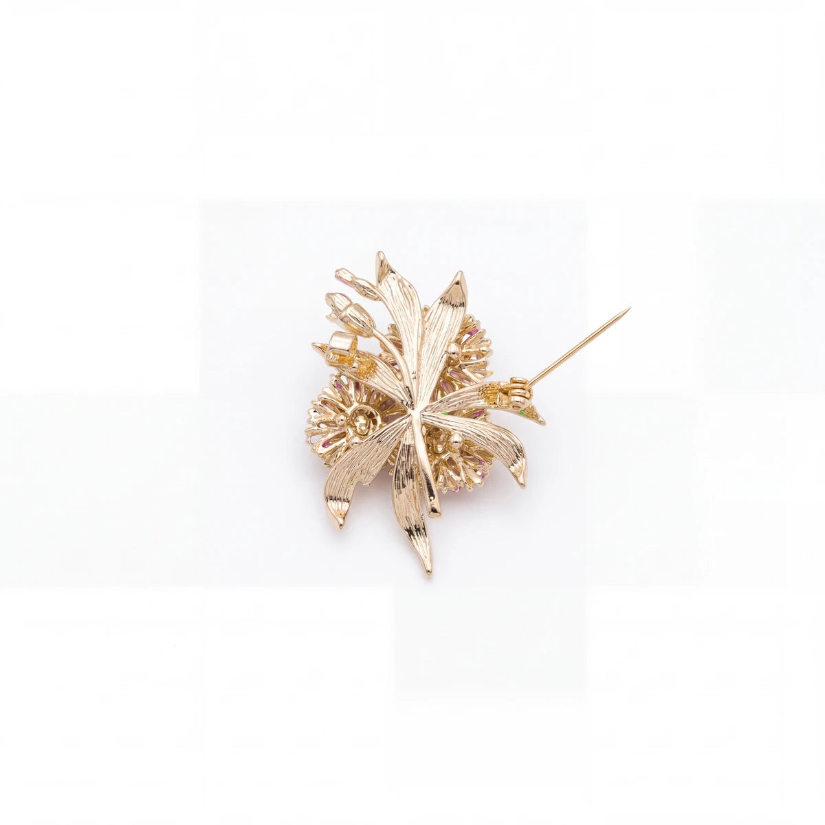 Hortensia hydrangea brooch for women, gold-tone - RANGREZ (view 4)