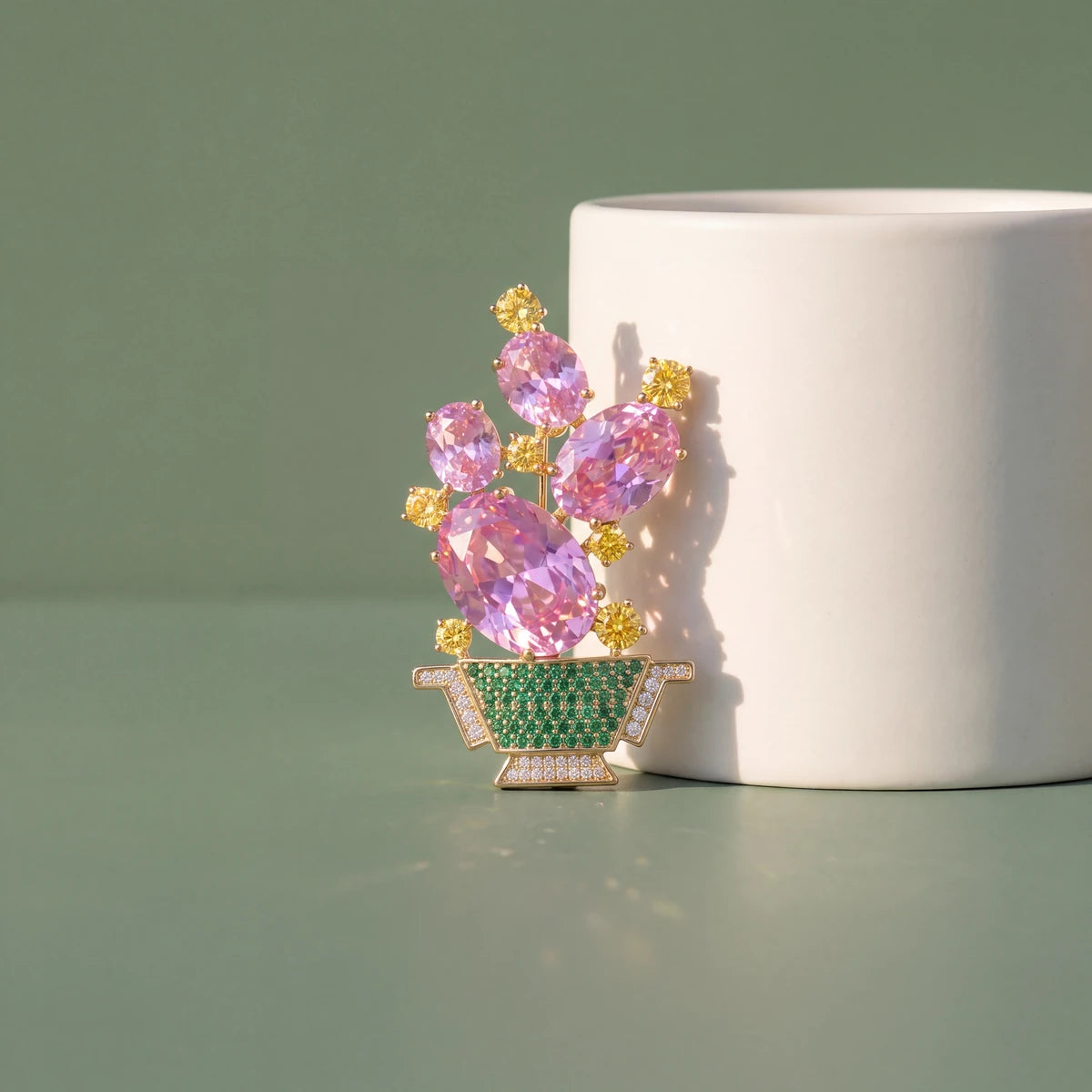 Opuntia cactus brooch for women, gold-tone - RANGREZ