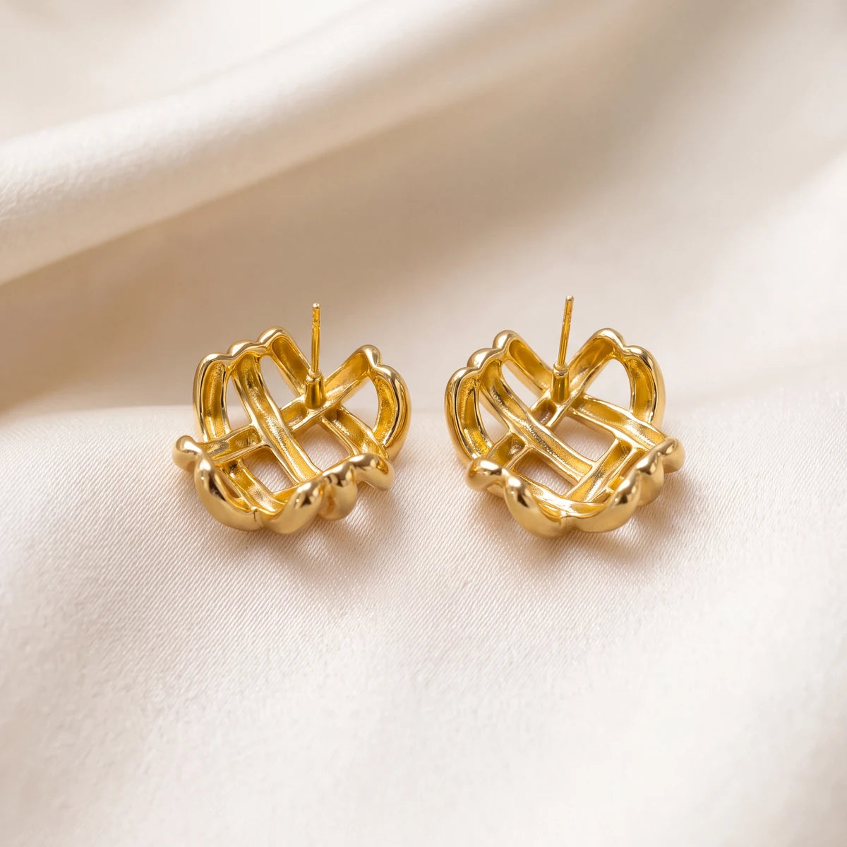 Nido statement stud earrings for women, gold-tone - RANGREZ (view 3)