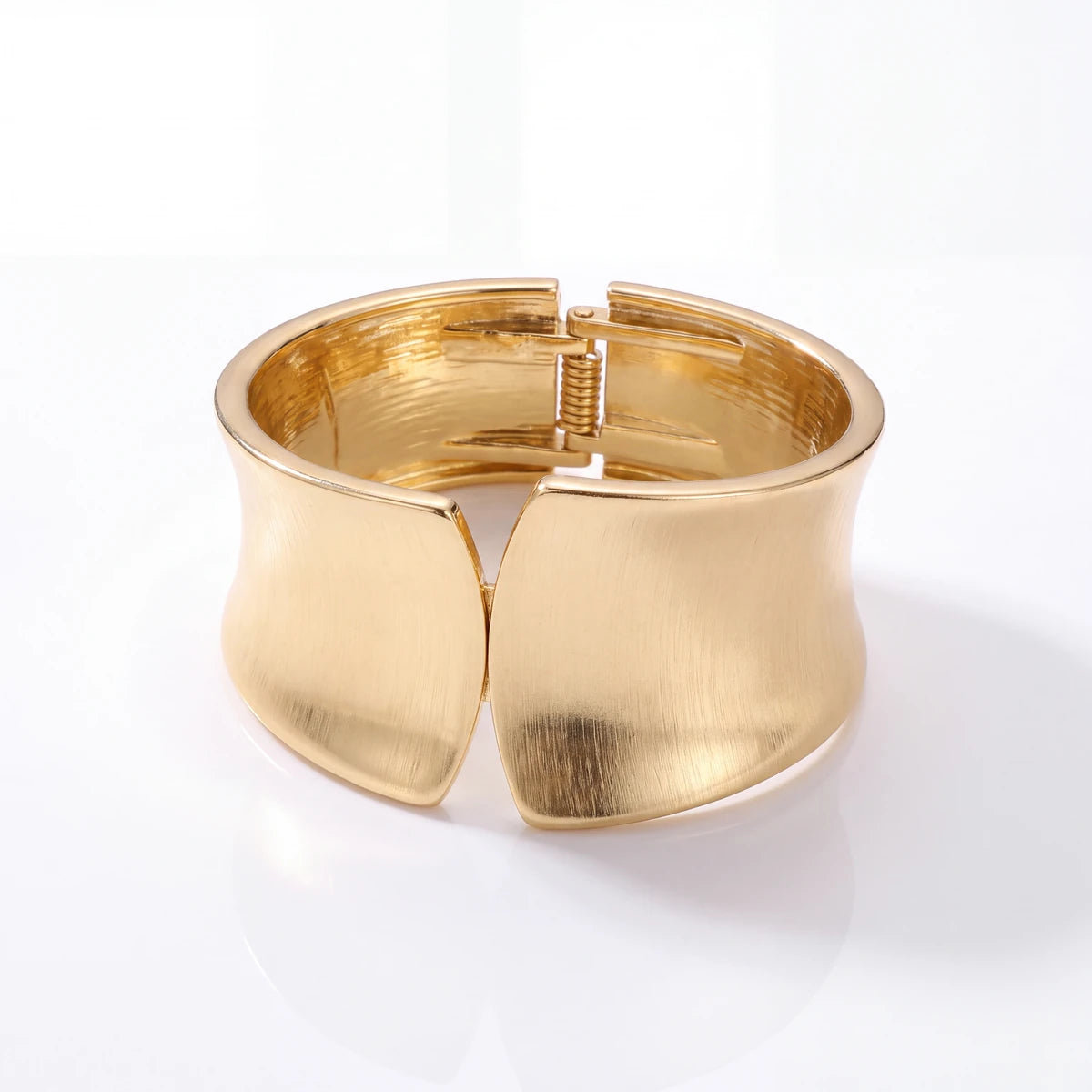 Sahara wide cuff bracelet for women, gold-tone - RANGREZ