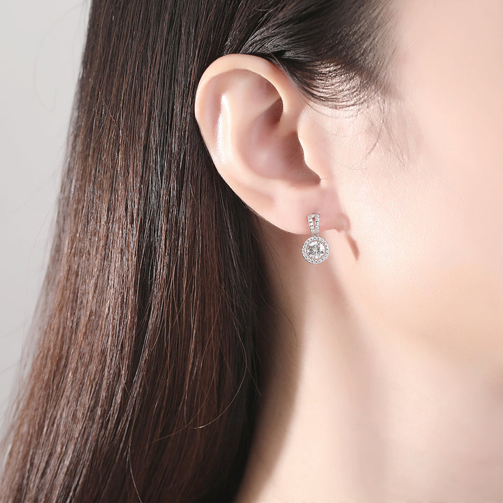 Niva Shimmer Moissanite Stud Earring