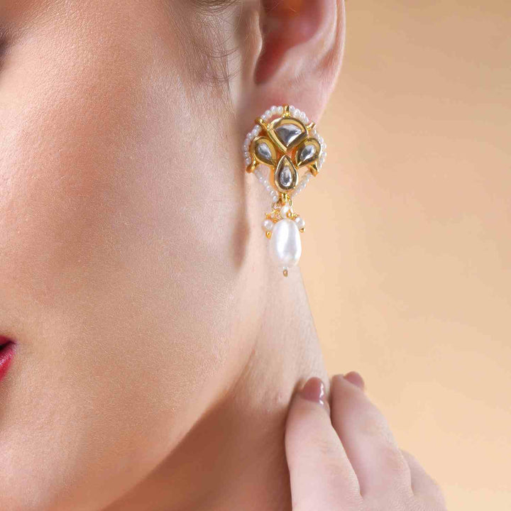 Inaya Pearl Necklace with Pendant & Matching Earrings