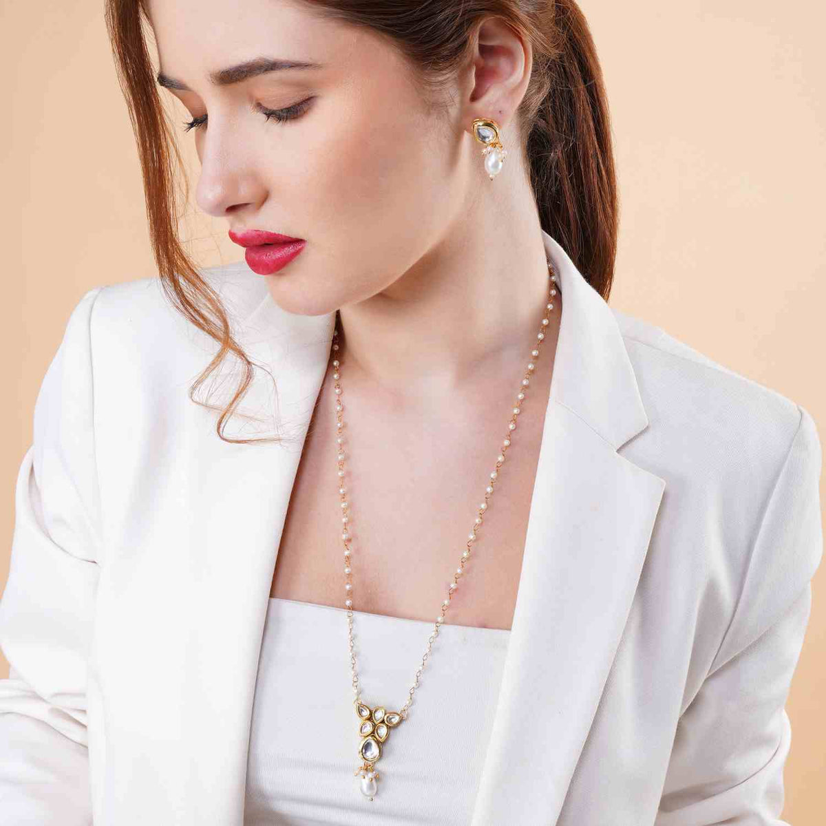Aaliyah kundan pearl pendant necklace set with earrings Image