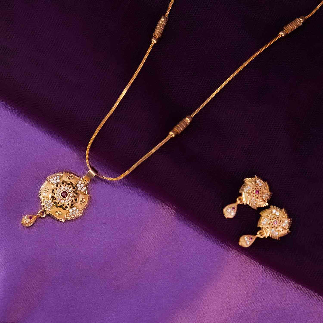 Elegant Spark – Pendant & Earrings Set
