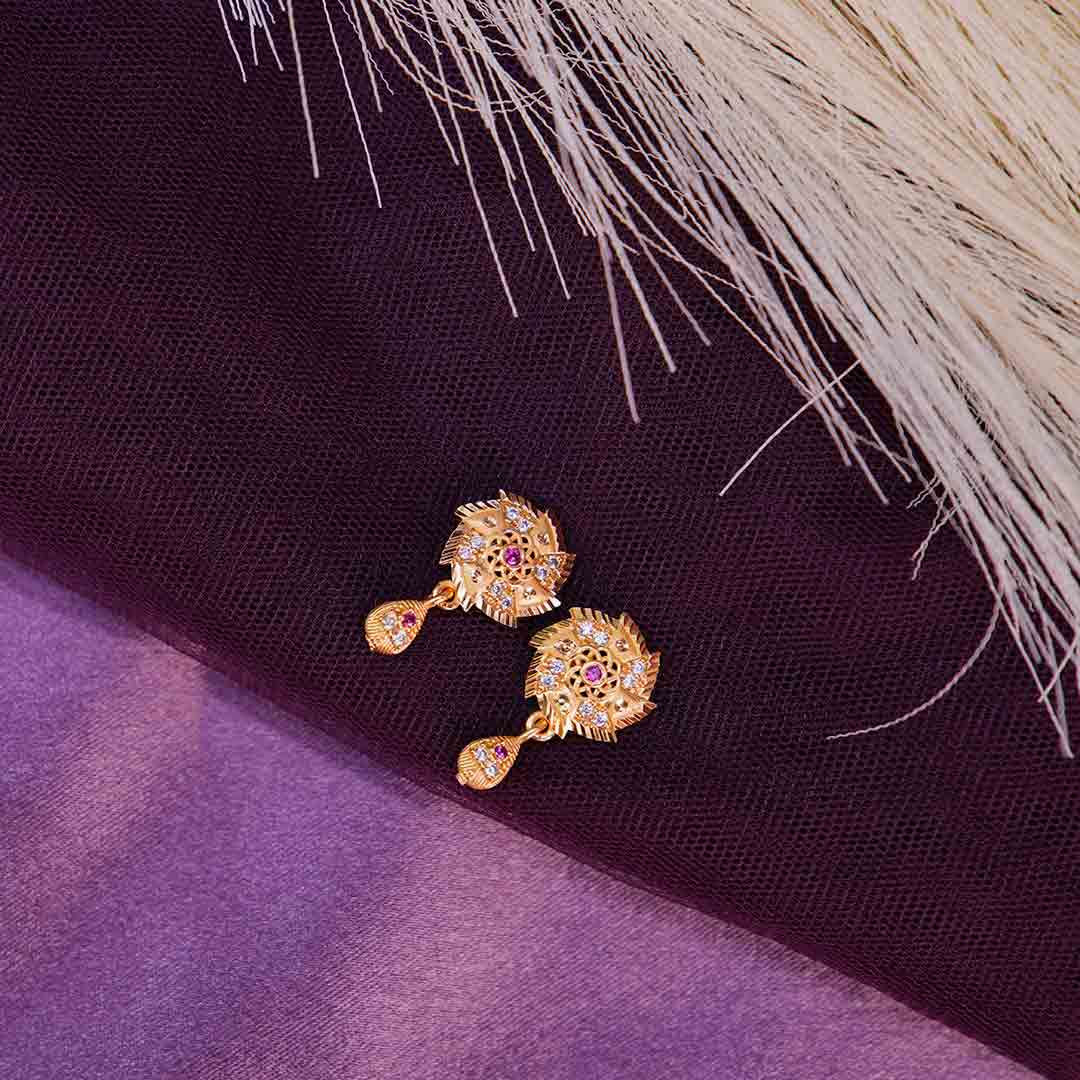 Elegant Spark – Pendant & Earrings Set