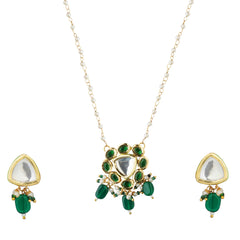 Haniya Green Kundan Pendant Necklace Set with Earrings Close-Up Product Image