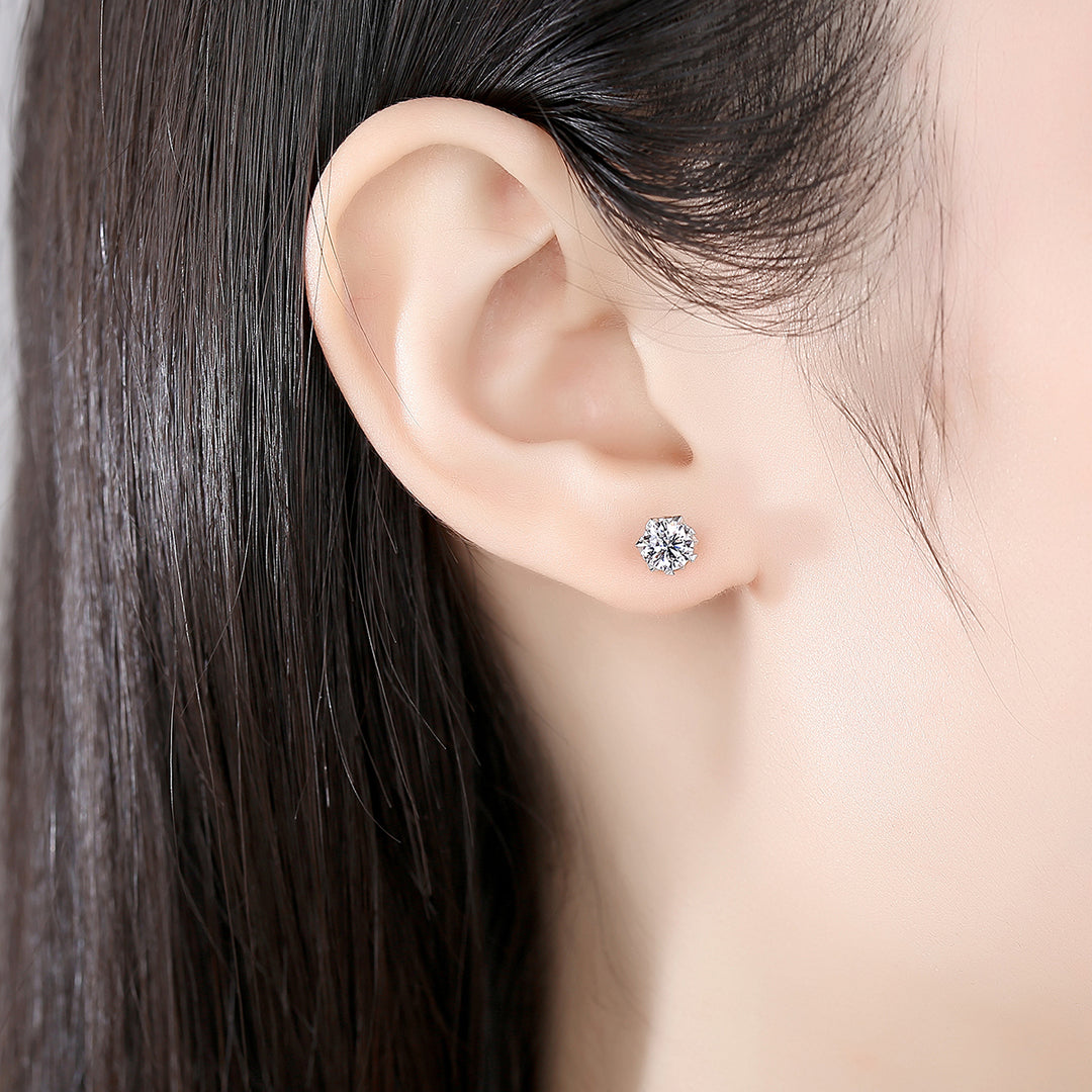 Nova Well-made Diamond Cut Stud