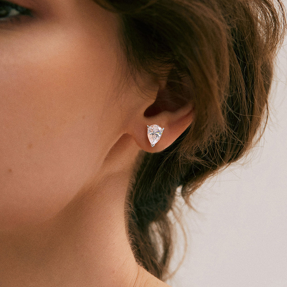 Sofia CZ Stud Pear Cut 8A