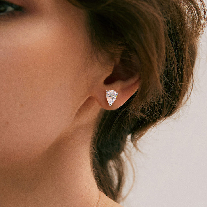 Sofia CZ Stud Pear Cut 8A
