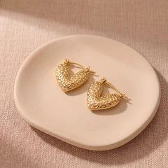 Amora heart hoop earrings for women, gold-tone - RANGREZ (view 3)