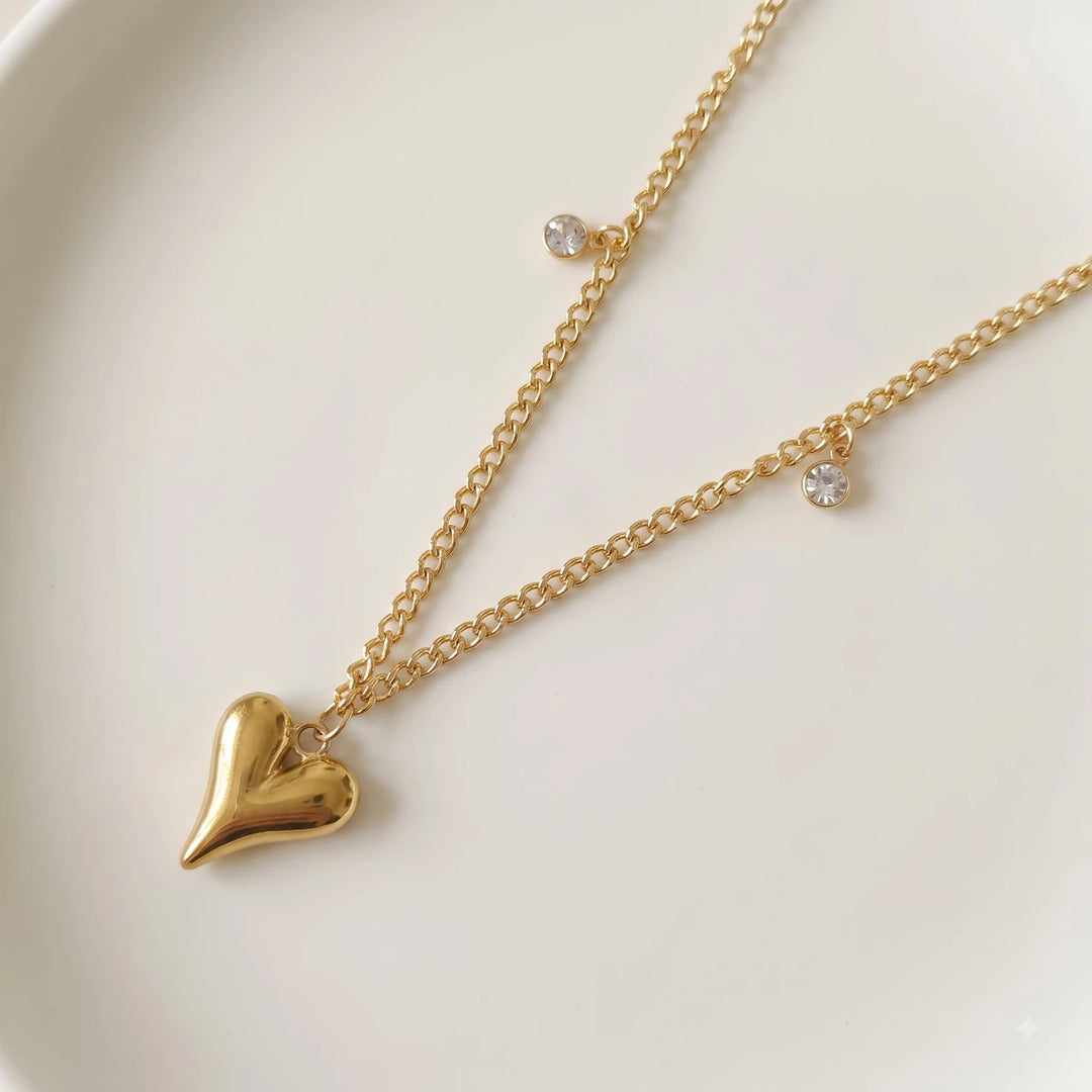 Amour heart pendant necklace for women, gold-tone - RANGREZ (view 2)