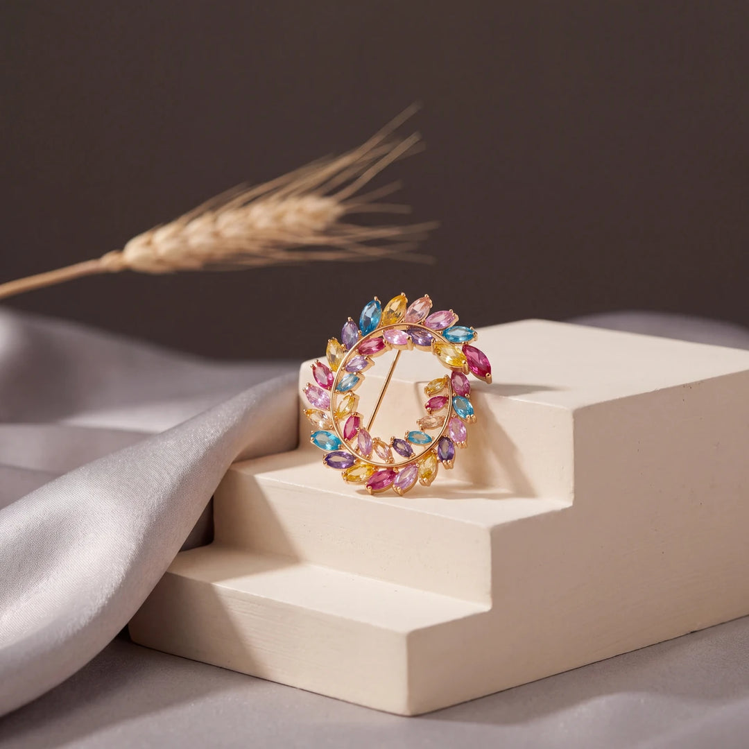 Carnival wreath brooch for women, gold-tone - RANGREZ (view 3)