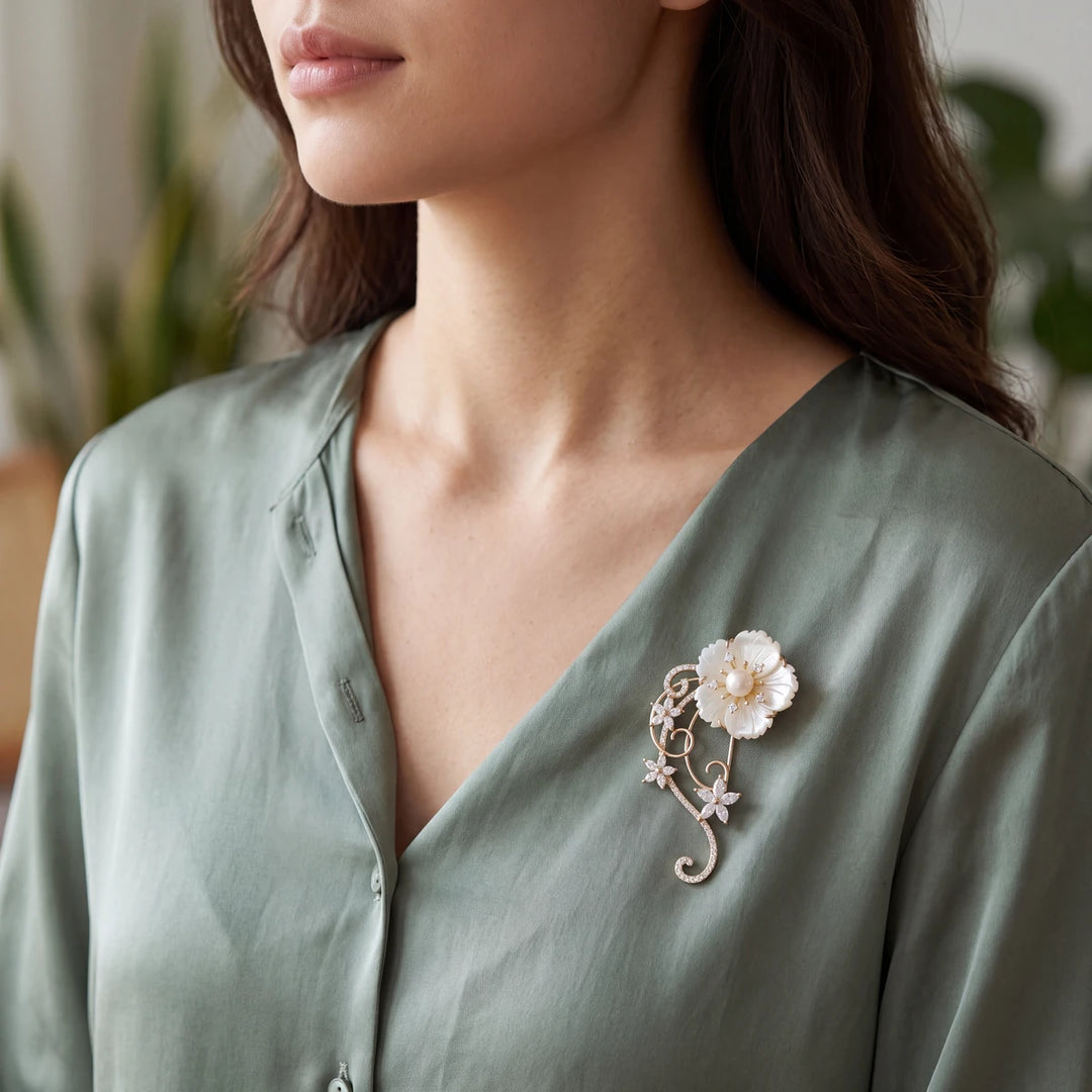 Noemi flower brooch for women, gold-tone - RANGREZ (view 3)