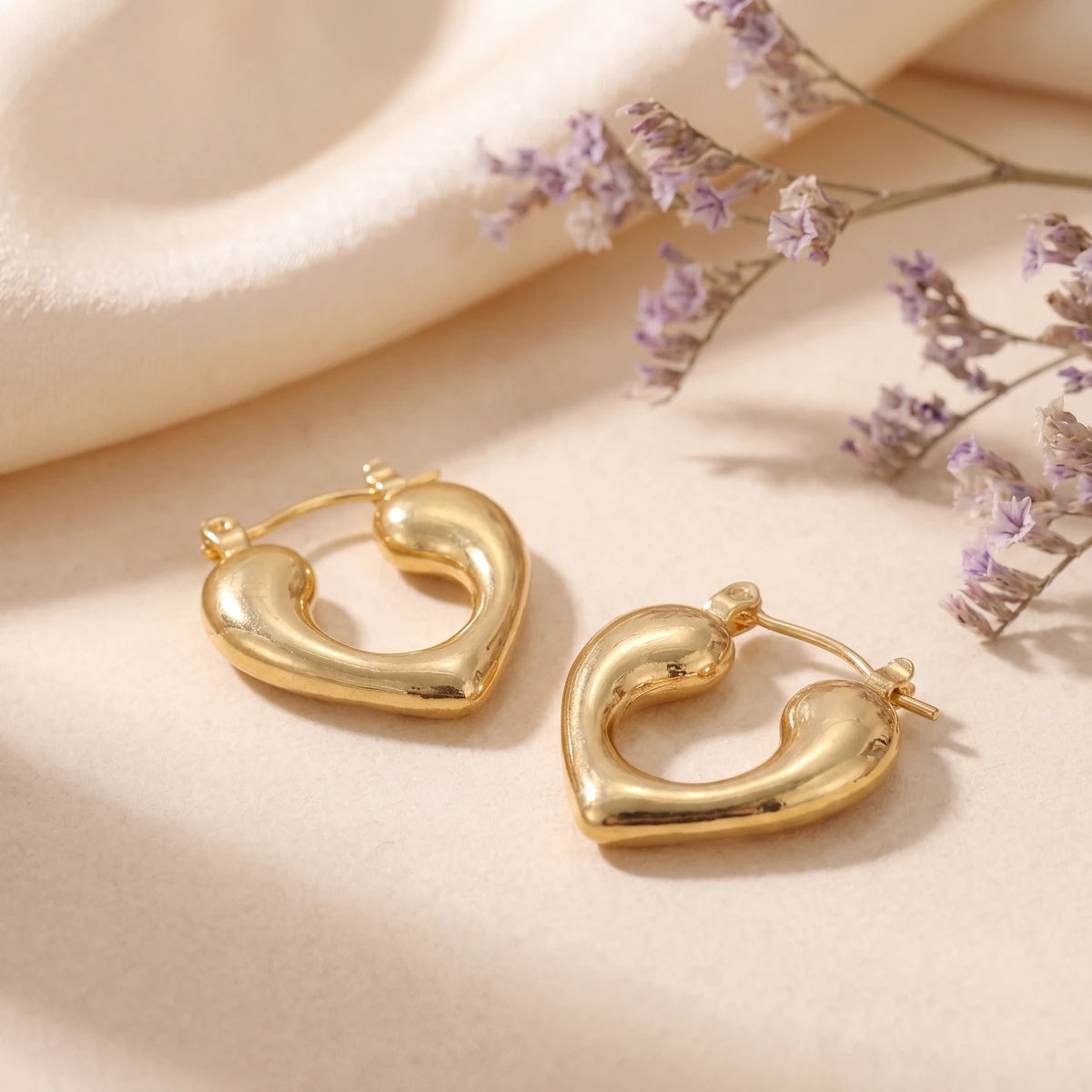 Cherie puffy heart hoops for women, gold-tone - RANGREZ (view 3)