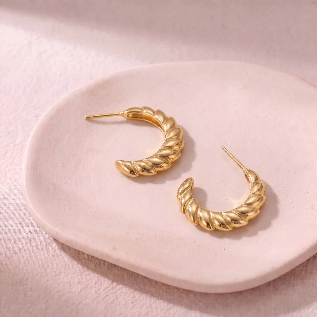 Cora croissant hoop earrings for women, gold-tone - RANGREZ