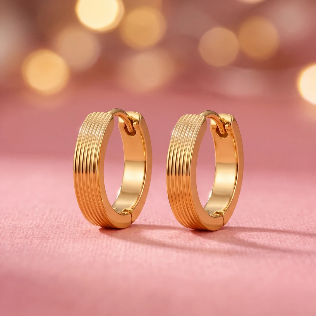 Linea ribbed huggie earrings for women, gold-tone - RANGREZ (view 3)