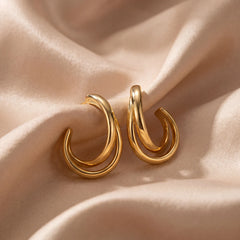 Liora twisted hoop earrings for women, gold-tone - RANGREZ (view 4)