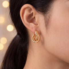 Liora twisted hoop earrings for women, gold-tone - RANGREZ (view 5)