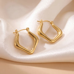 Pentra geometric hoop earrings for women, gold-tone - RANGREZ (view 2)