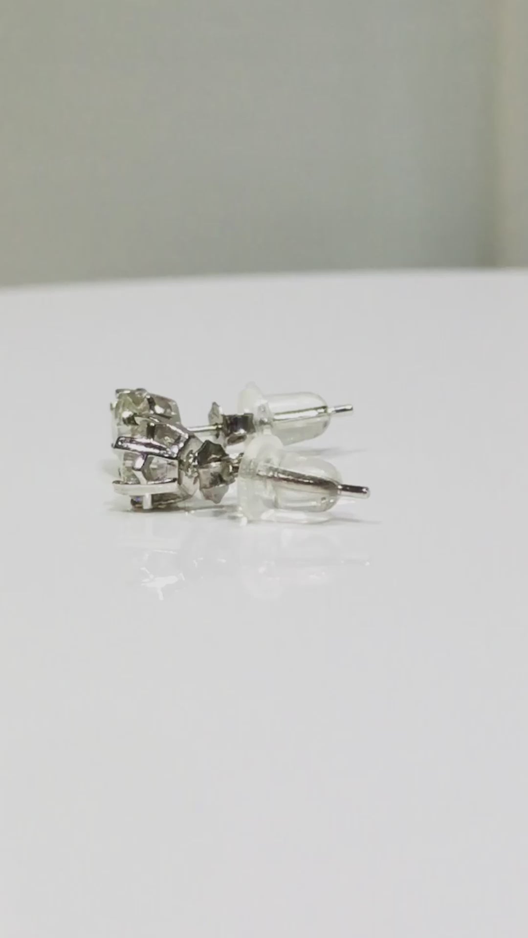 Nova Well-made Diamond Cut Stud