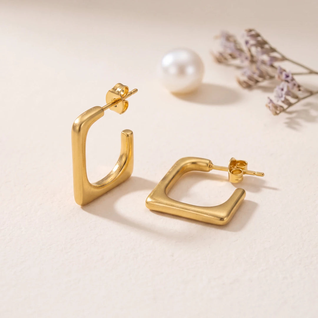 Quadra square hoop earrings for women, gold-tone - RANGREZ (view 2)