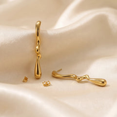 Rivera wavy drop earrings for women, gold-tone - RANGREZ (view 3)