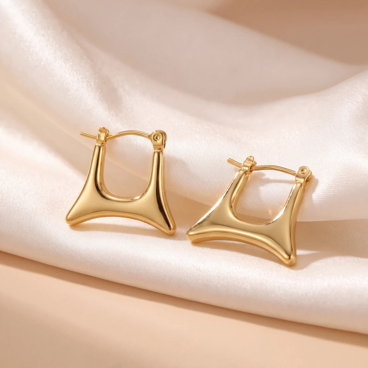 Vela statement hoop earrings for women, gold-tone - RANGREZ (view 2)