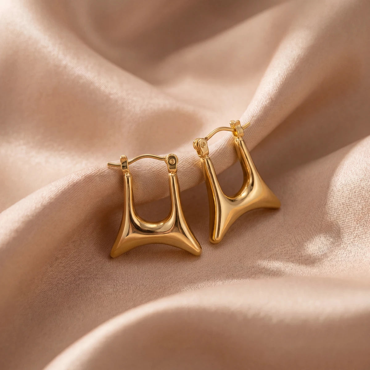 Vela statement hoop earrings for women, gold-tone - RANGREZ (view 4)