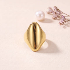 Zoya statement ring for women, gold-tone - RANGREZ (view 2)