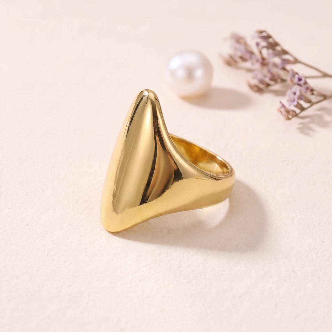 Zoya statement ring for women, gold-tone - RANGREZ (view 4)